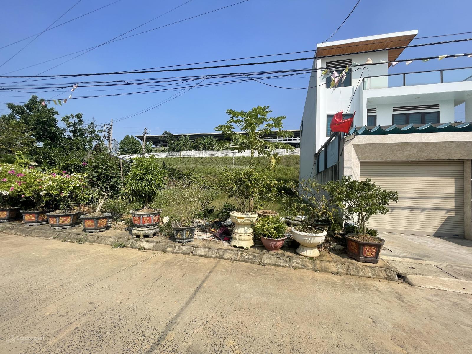 BÁN ĐẤT LÀN 2 QUỐC LỘ 21,SÁT KHU ĐẤU GIÁ SƠN TÂY MÀ GIÁ CHỈ BẰNG 1/3.GẦN ĐẠI HỌC QUỐC GIA,CÔNG NGHỆ 15993679