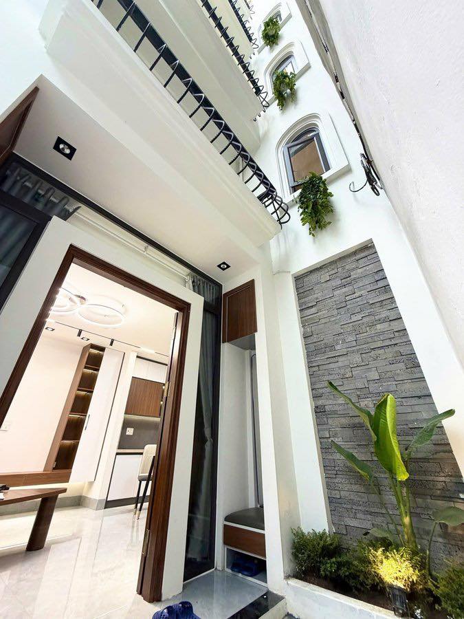 SIÊU PHẨM BỒ ĐỀ, 5 TẦNG, MT 4.5M Ô TÔ ĐỖ CỔNG - FULL NỘI THẤT - CHỈ NHỈNH 8 TỶ 15993689