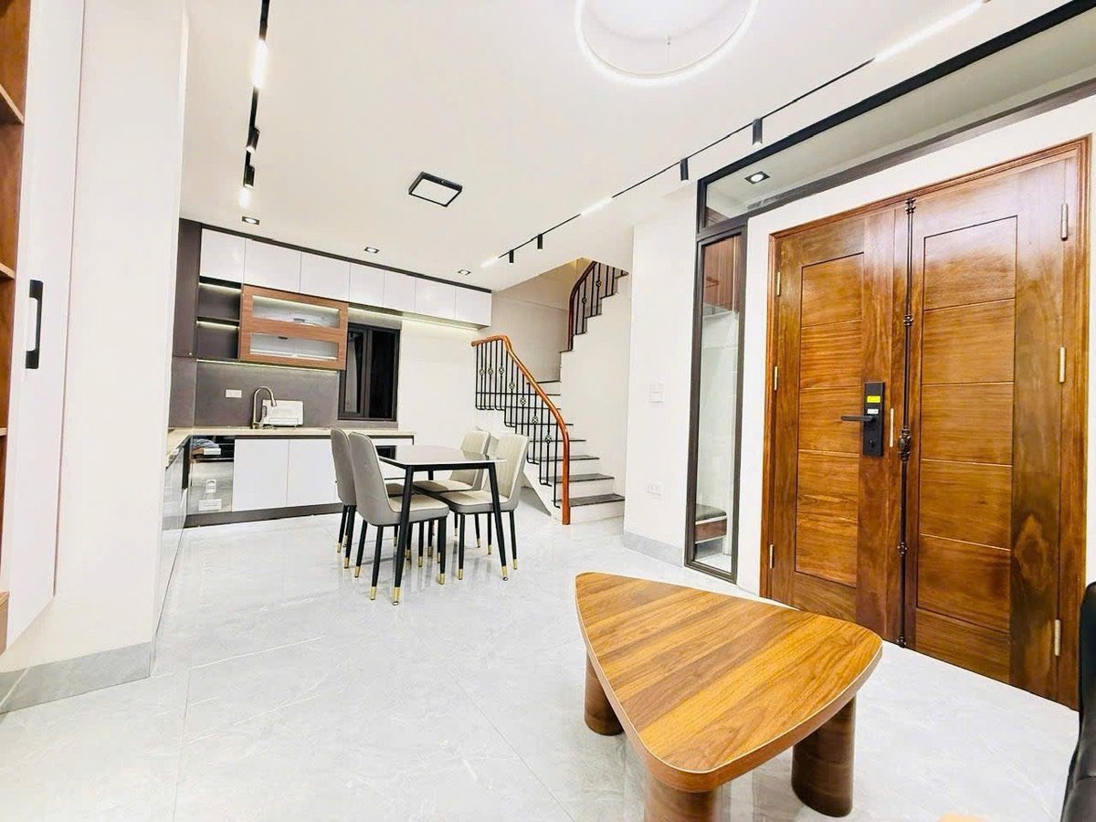 SIÊU PHẨM BỒ ĐỀ, 5 TẦNG, MT 4.5M Ô TÔ ĐỖ CỔNG - FULL NỘI THẤT - CHỈ NHỈNH 8 TỶ 15993689