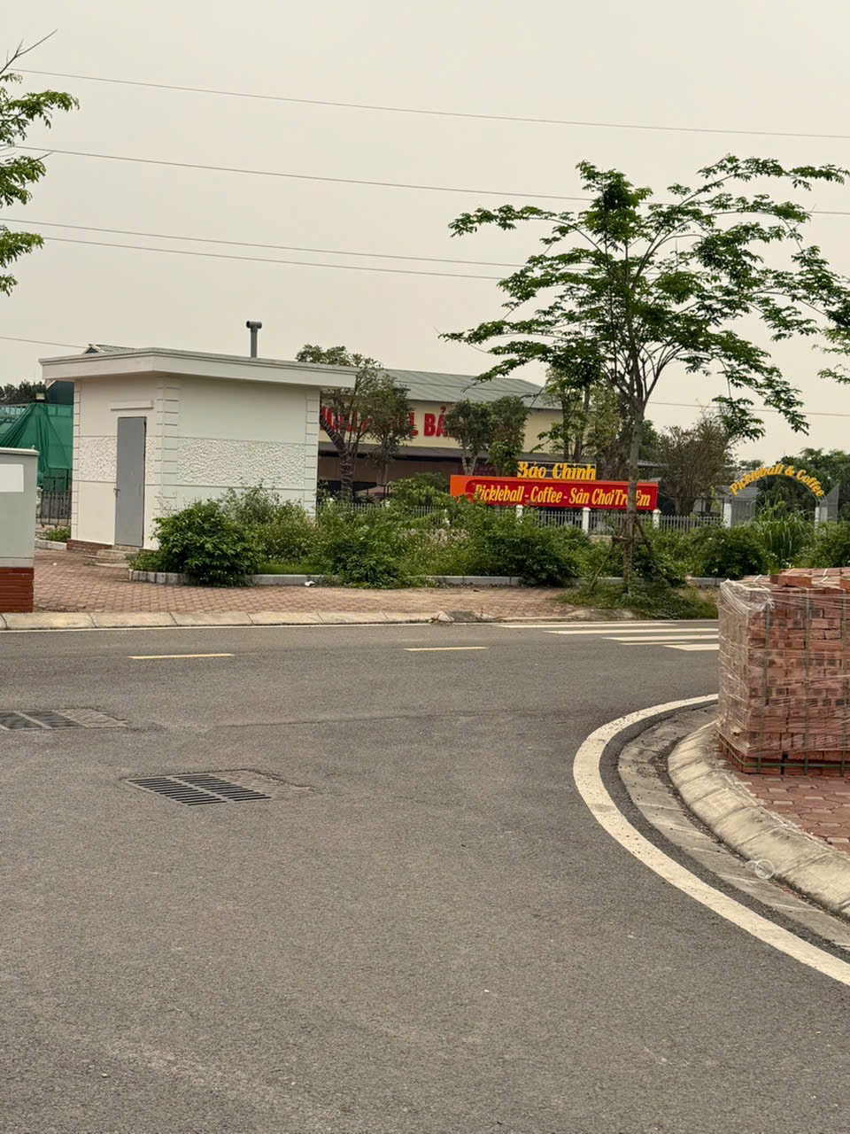 Lô đất 100m2 gần Tân Xã, khu vực trung tâm Hòa Lạc. Phù hợp xây trọ, đầu tư sinh lời, kết nối Metro 15993690