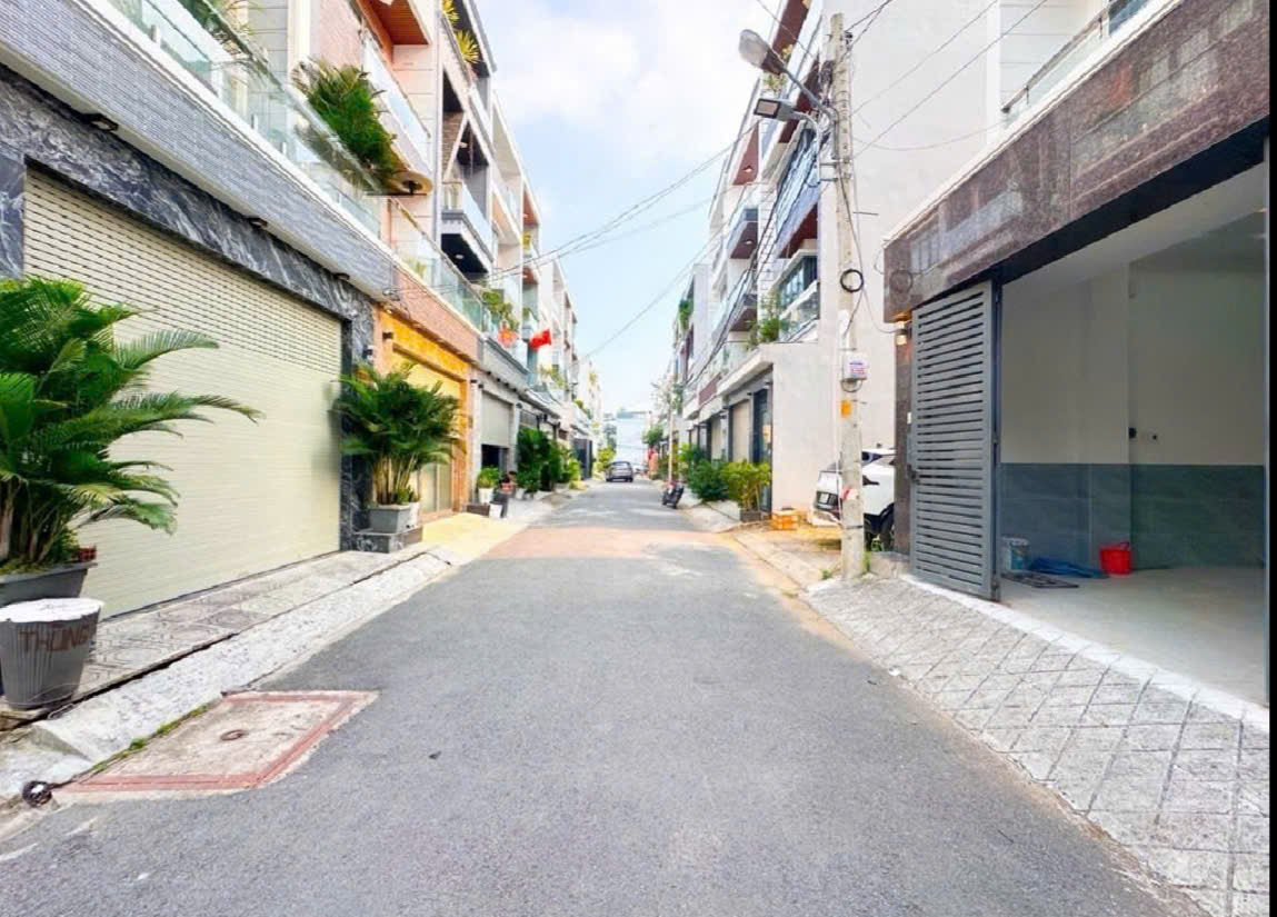 TT NHÀ BÈ- Đ.NHỰA 8M- GARA ÔTÔ- 80M2 4TẦNG- HOAN CÔNG ĐẦY ĐỦ- CHỈ 8.1Ty 15993723