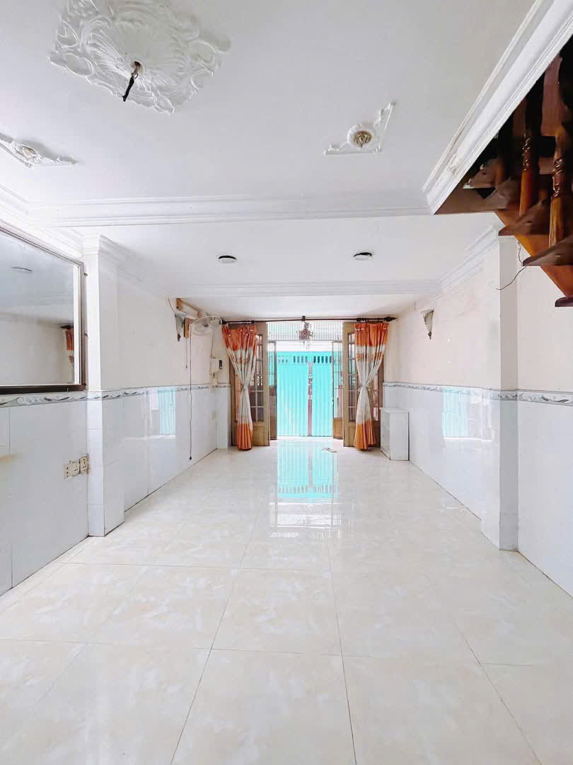 BÁN NHÀ ĐƯỜNG XÓM CHIẾU, QUẬN 4, HỒ CHÍ MINH. 15993733