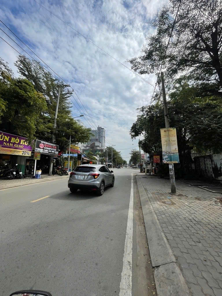 Quận 7, Lô Đất Mặt Tiền Hoàng Quốc Việt, 10,8x60m, Có Lối Đi Sàu, Giá Chào 115 tỷ, Bán Gấp 15993788