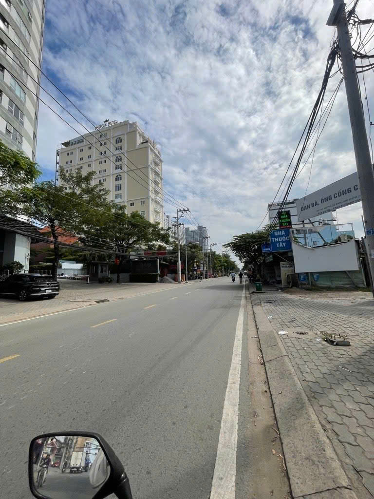 Quận 7, Lô Đất Mặt Tiền Hoàng Quốc Việt, 10,8x60m, Có Lối Đi Sau, Giá 115 tỷ, Bán Gấp 15993790