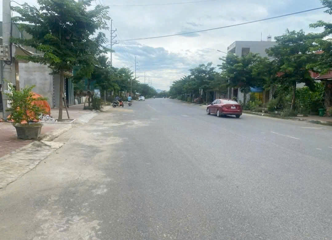 Chính chủ bán lô đất đẹp sát nhà máy in tiền Khu công nghệ cao - giá cực tốt 15993794