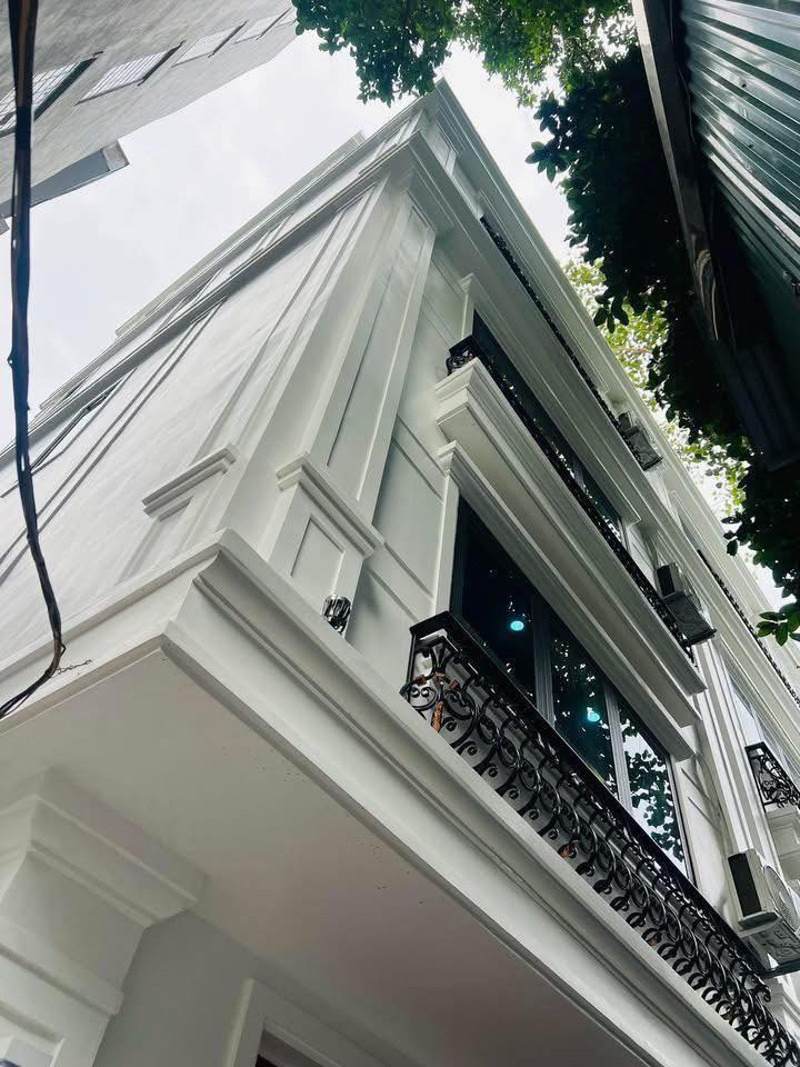 Bán nhà phố Láng Hạ, Đống Đa, nhà xây mới, gần phố, sẵn nội thất, 38m, 5 tầng, 10 tỷ 15993808