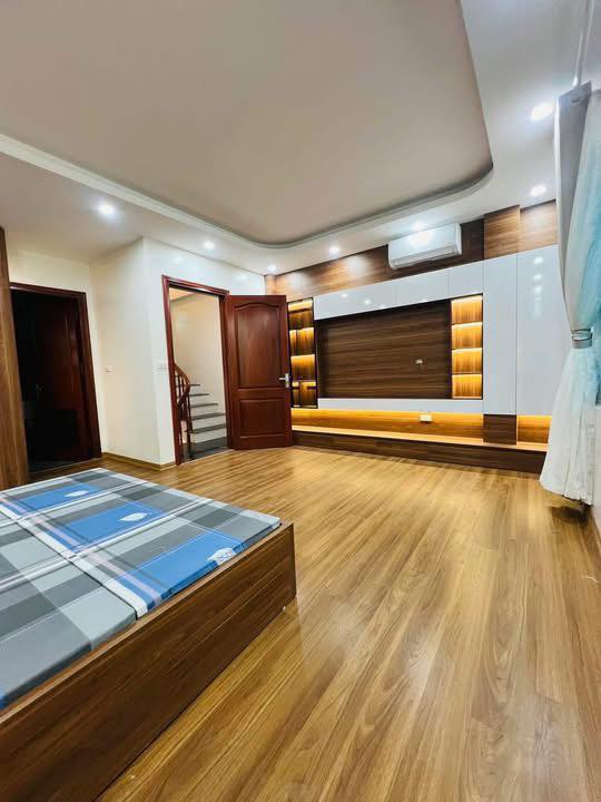 Bán nhà phố Láng Hạ, Đống Đa, nhà xây mới, gần phố, sẵn nội thất, 38m, 5 tầng, 10 tỷ 15993808