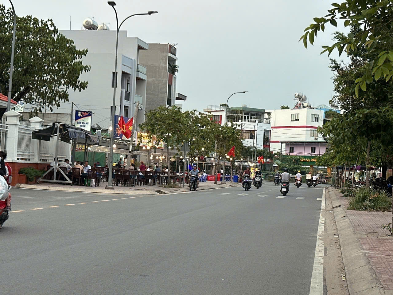 Bán nhà lô gốc KD cafe 3 lầu hẻm 616 Lê Đức Thọ 116m2 ngang 5.5m BÁN GẤP chỉ 18.9 tỷ. 15993817