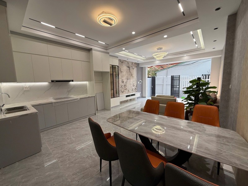 Bán nhà Ngọc Thuỵ,Long Biên 5 tầng,66m,mt5m gần phố nhỉnh 11 tỷ  15993825