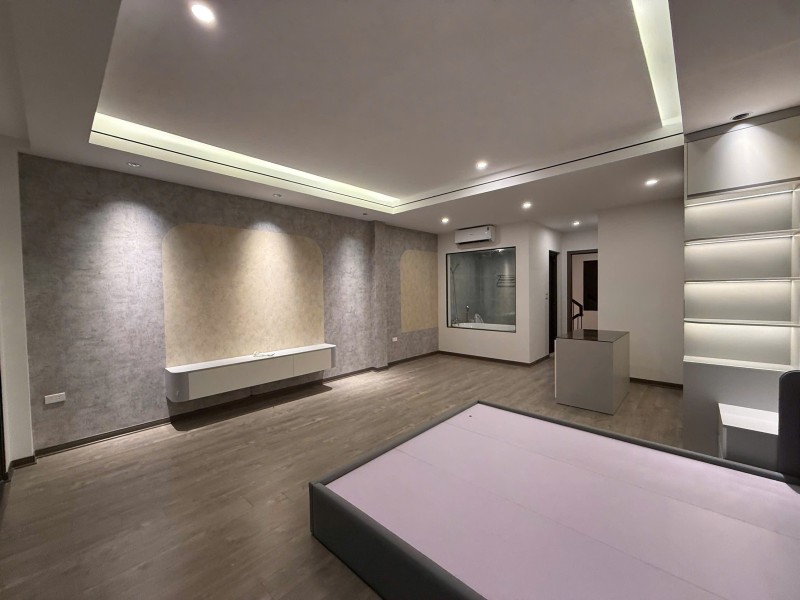 Bán nhà Ngọc Thuỵ,Long Biên 5 tầng,66m,mt5m gần phố nhỉnh 11 tỷ  15993825