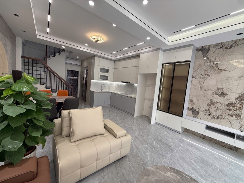 Bán nhà Ngọc Thuỵ,Long Biên 5 tầng,66m,mt5m gần phố nhỉnh 11 tỷ  15993825