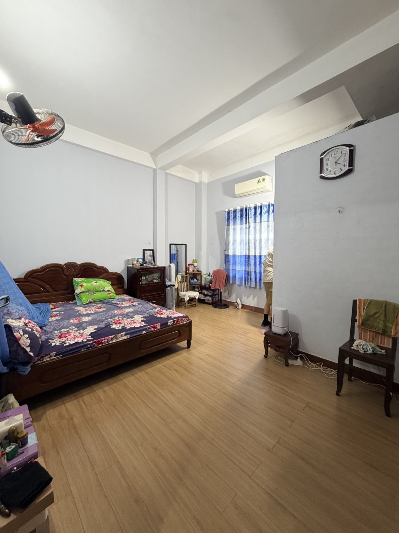 Mặt tiền Hoàng Hoa Thám 111m2 giá 17.5 tỷ, 3 tầng kẹp kiệt sát Lê Duẩn 15993833