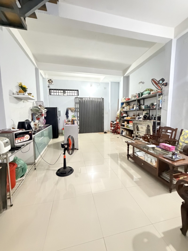 Mặt tiền Hoàng Hoa Thám 111m2 giá 17.5 tỷ, 3 tầng kẹp kiệt sát Lê Duẩn 15993833