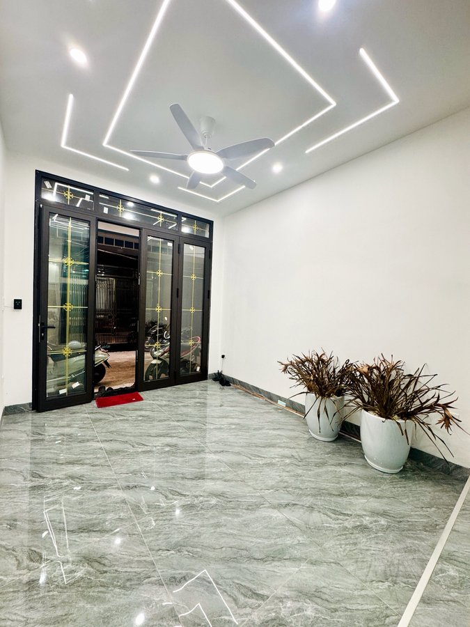 Bán Nhà Đường Láng. Đống Đa. 5 Tầng Thang Máy. Ô Tô. DT 43m2. MT 3.4m. Giá 15.4 Tỷ. 15993840