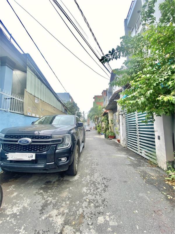 Duy nhất 1 lô đất hẻm 496 Dương Quảng Hàm 4x17m CN 67m2. Xây 6 tầng. Hẻm 6m thông ra mặt tiền 8,3tỷ 15993874