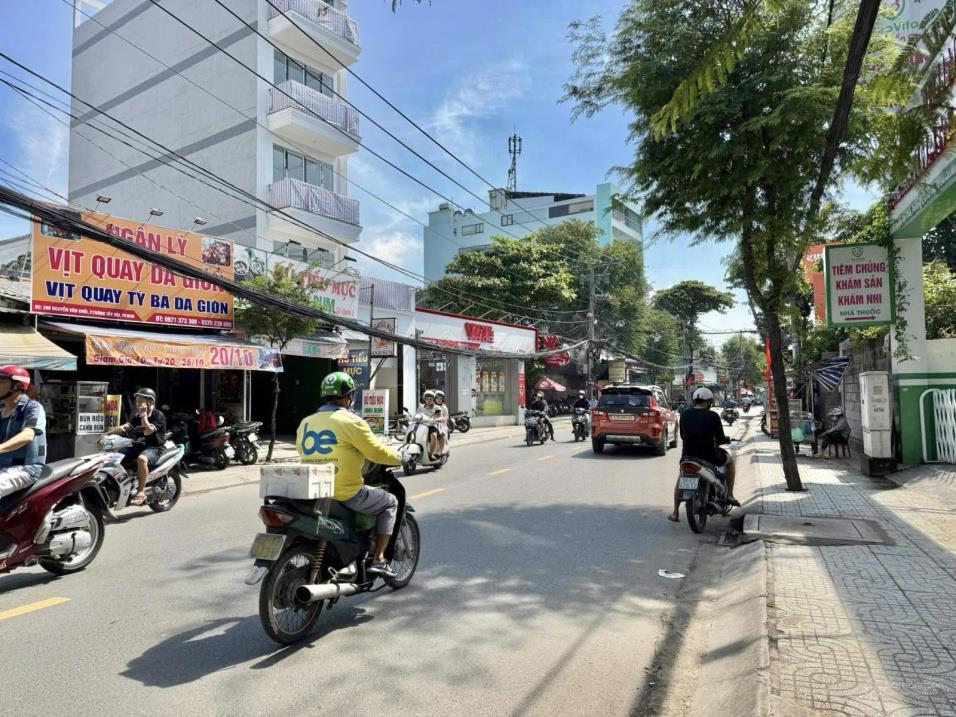 Mặt tiền Nguyễn Văn Khối P8 đoạn CV Làng Hoa, DT 4x25. Dòng tiền 24tr/tháng. Giá 14,2tỷ TL 15993876