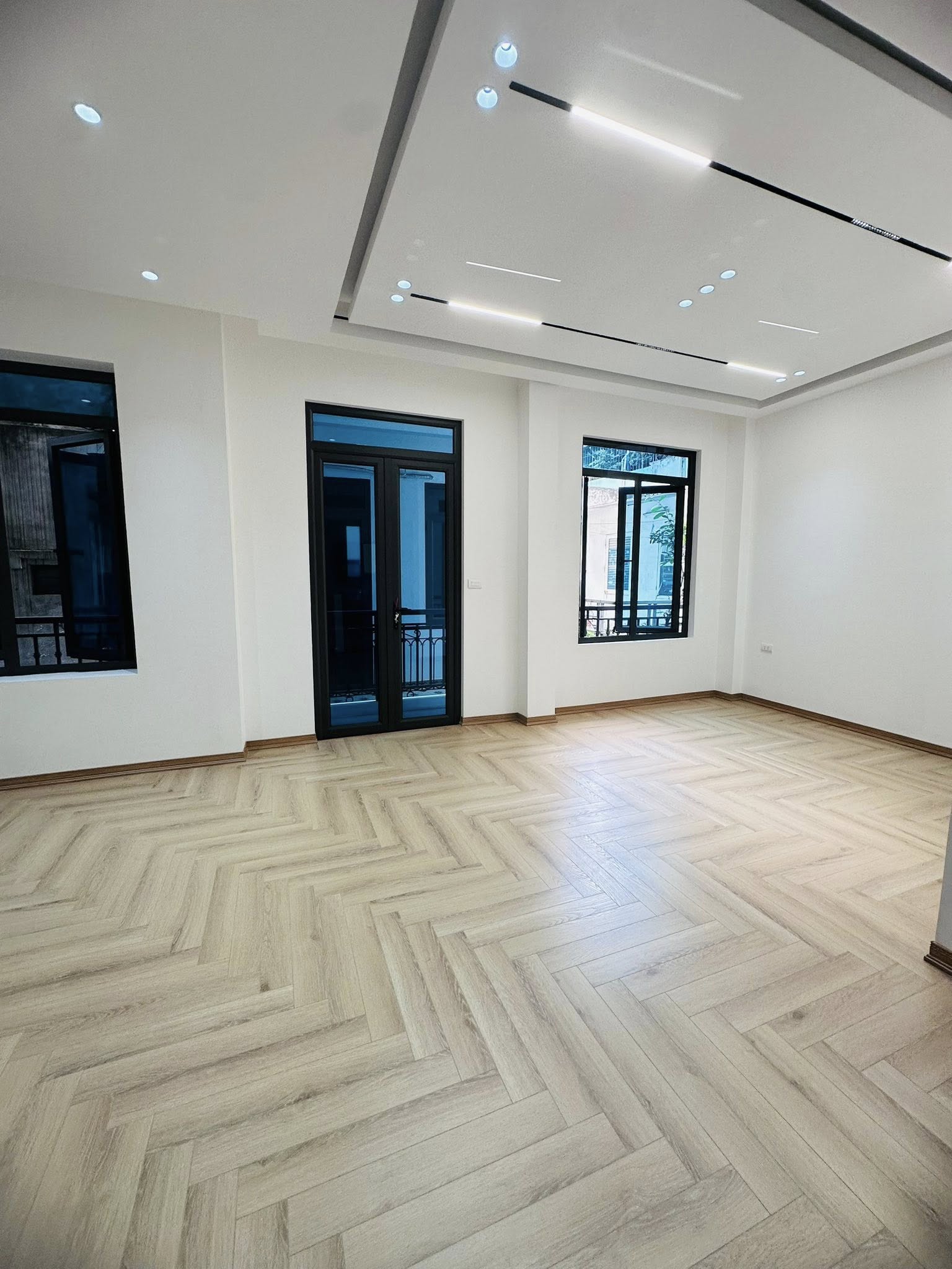 Bán nhà 5 tầng đường Hoàng Hoa Thám, Ba Đình 15993899