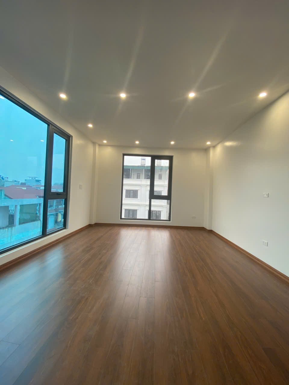 BÁN NHÀ PHÂN LÔ ĐẶNG VŨ HỶ – LONG BIÊN – 6 TẦNG THANG MÁY – Ô TÔ TRÁNH – 2 MẶT THOÁNG 15993969