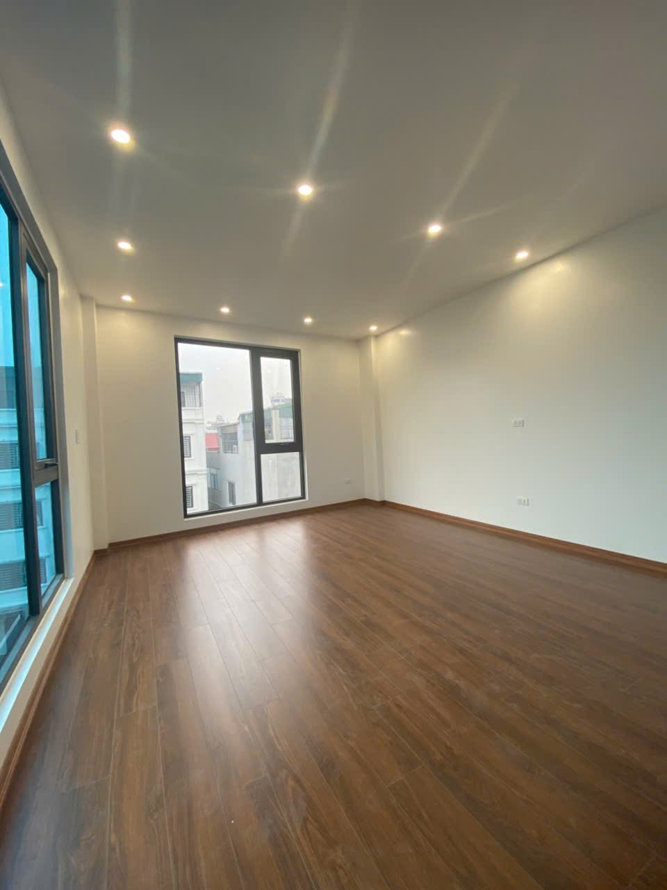 BÁN NHÀ PHÂN LÔ ĐẶNG VŨ HỶ – LONG BIÊN – 6 TẦNG THANG MÁY – Ô TÔ TRÁNH – 2 MẶT THOÁNG 15993969