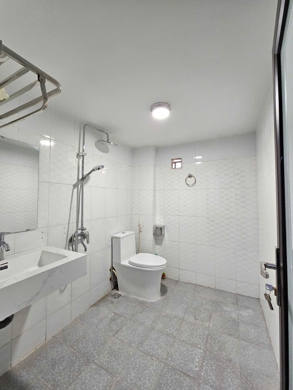 BÁN NHÀ THẠCH BÀN – LONG BIÊN – 5 TẦNG – FULL NỘI THẤT – GIÁ TỐT 15993986