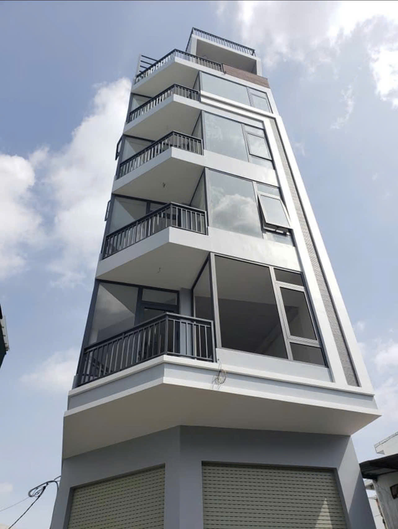 ►  Bán tòa nhà mặt tiền Phạm Văn Bạch, P15, Tân Bình 15994004