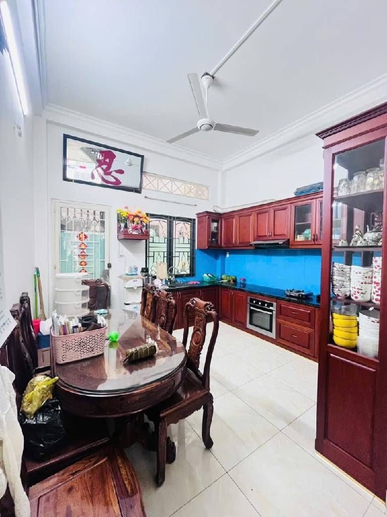 Mặt tiền 4 tầng Bông Sao 4x16 gần chợ đối diện công viên - 0931172218 15994040