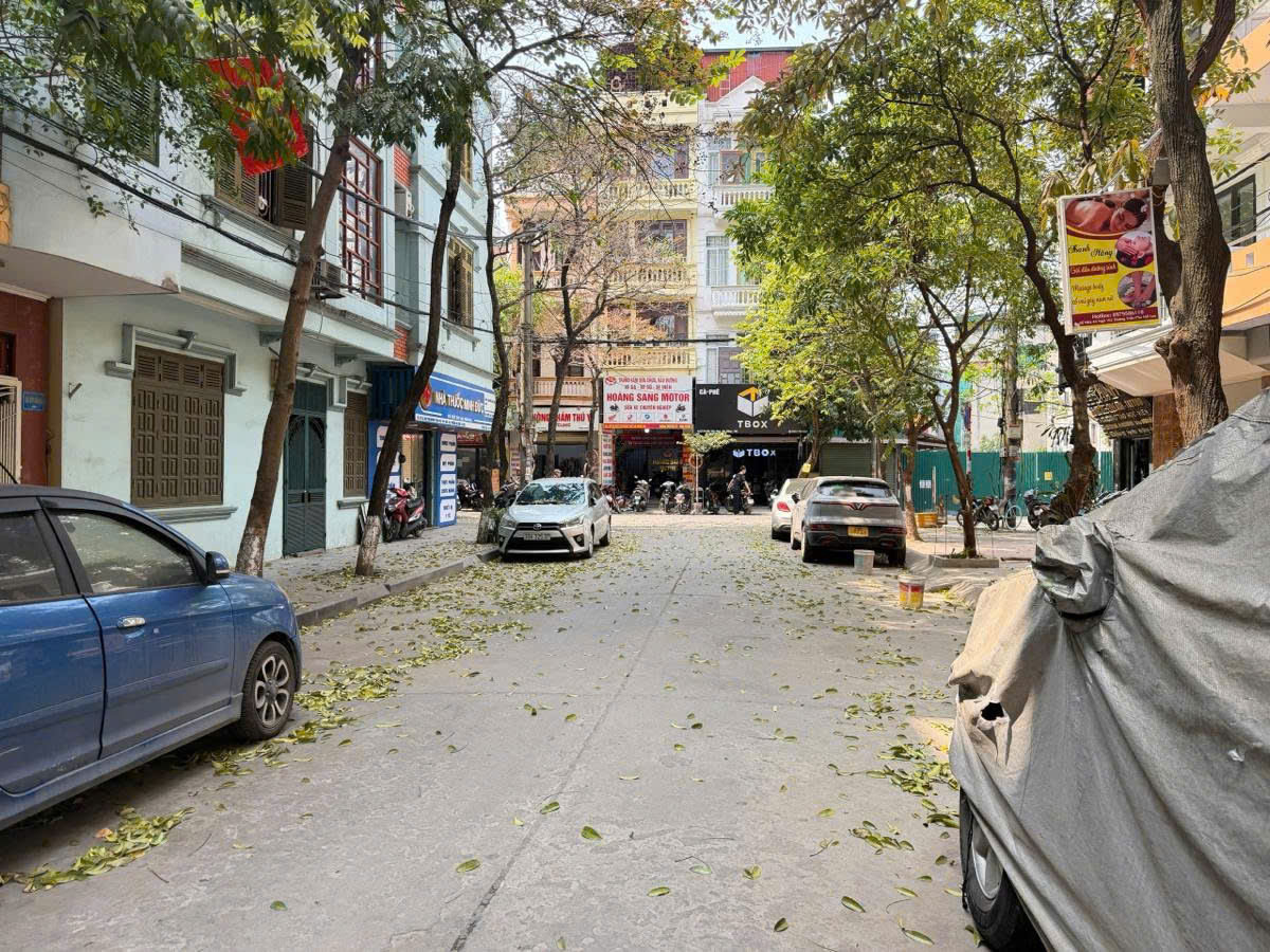 Nhà lô góc mới đẹp , vỉa hè rộng ô-tô tránh , mặt kinh doanh  KĐT Mỗ Lao 45m 5 t 11 tỷ 9 15994114