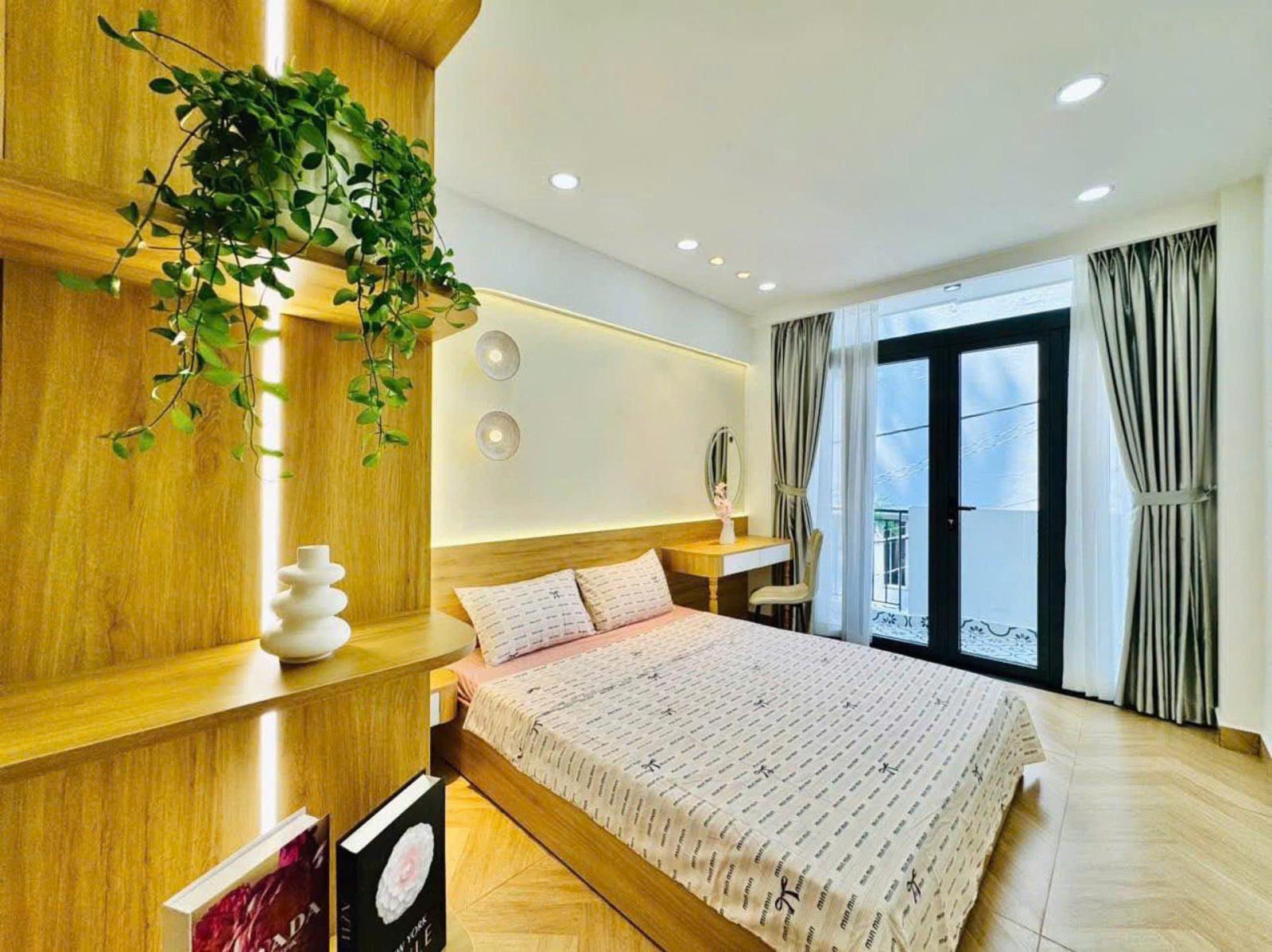 BÁN NHÀ SÁT MẶT TIỀN ĐƯỜNG THÍCH QUẢNG ĐỨC (PHÚ NHUẬN) - NHÀ MỚI XÂY (tặng nội thất y như hình) - DT 46m2 - 4 tầng (sân thượng trước - sau)  15994117