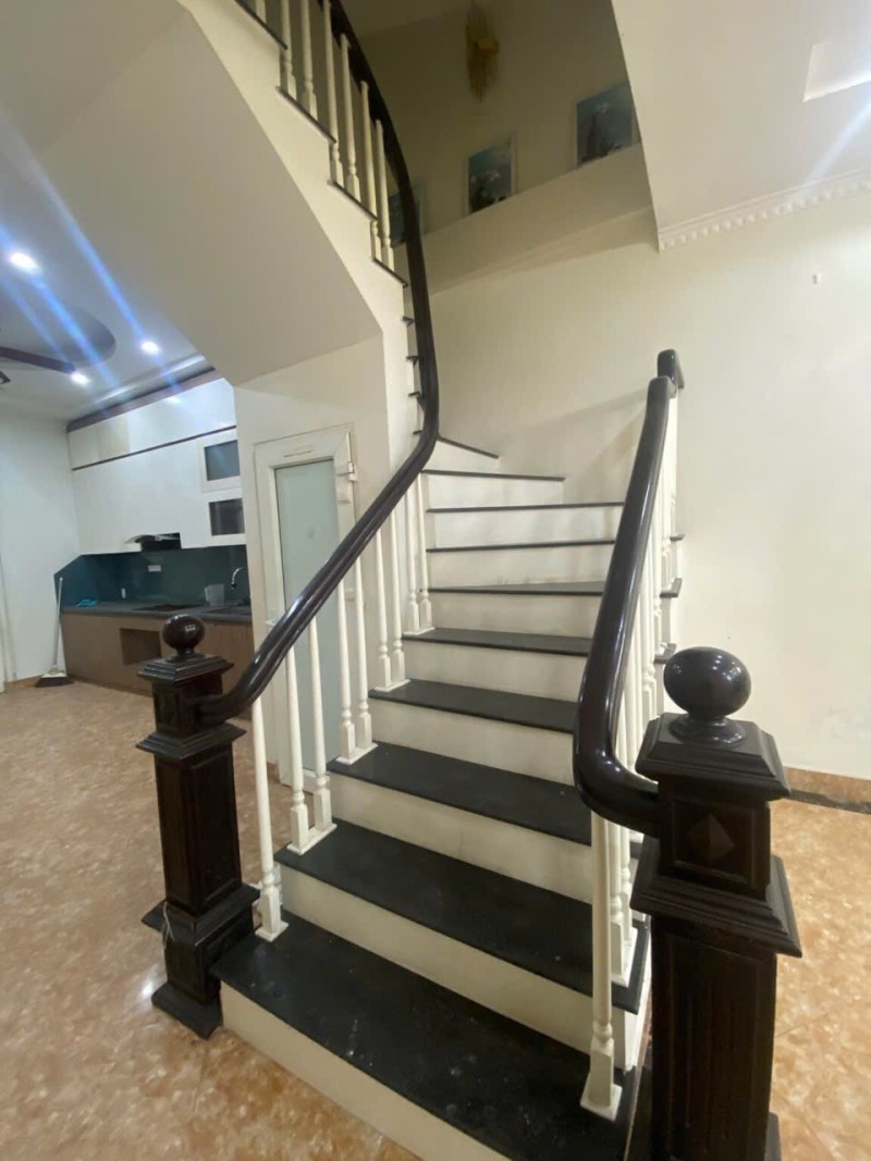 Bán nhà Thạch Bàn,Long Biên 5 tầng,52m oto vào nhà nhỉnh 10 tỷ 15994119