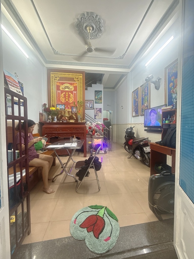 NHÀ 3 TẦNG 90M2 - 2 MẶT TIỀN - NHÀ ĐẸP Ở NGAY - SAU CHỢ  - GIÁ 8 TỶ 15994134