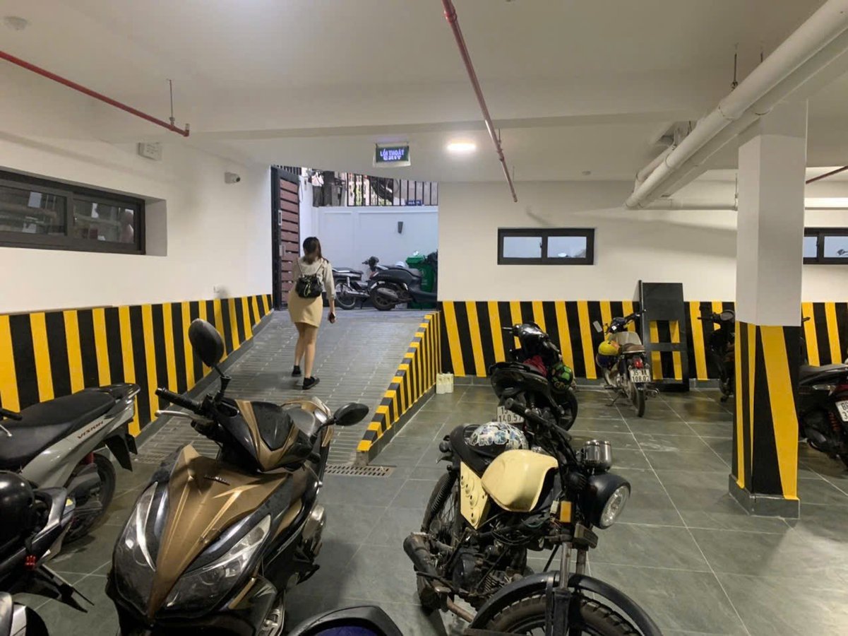 Bán Nhà Bùi Xương Trạch. Thanh Xuân. Thang Máy. Lô Góc. Ô Tô. DT 153m2. Giá 45.8 Tỷ. 15994150