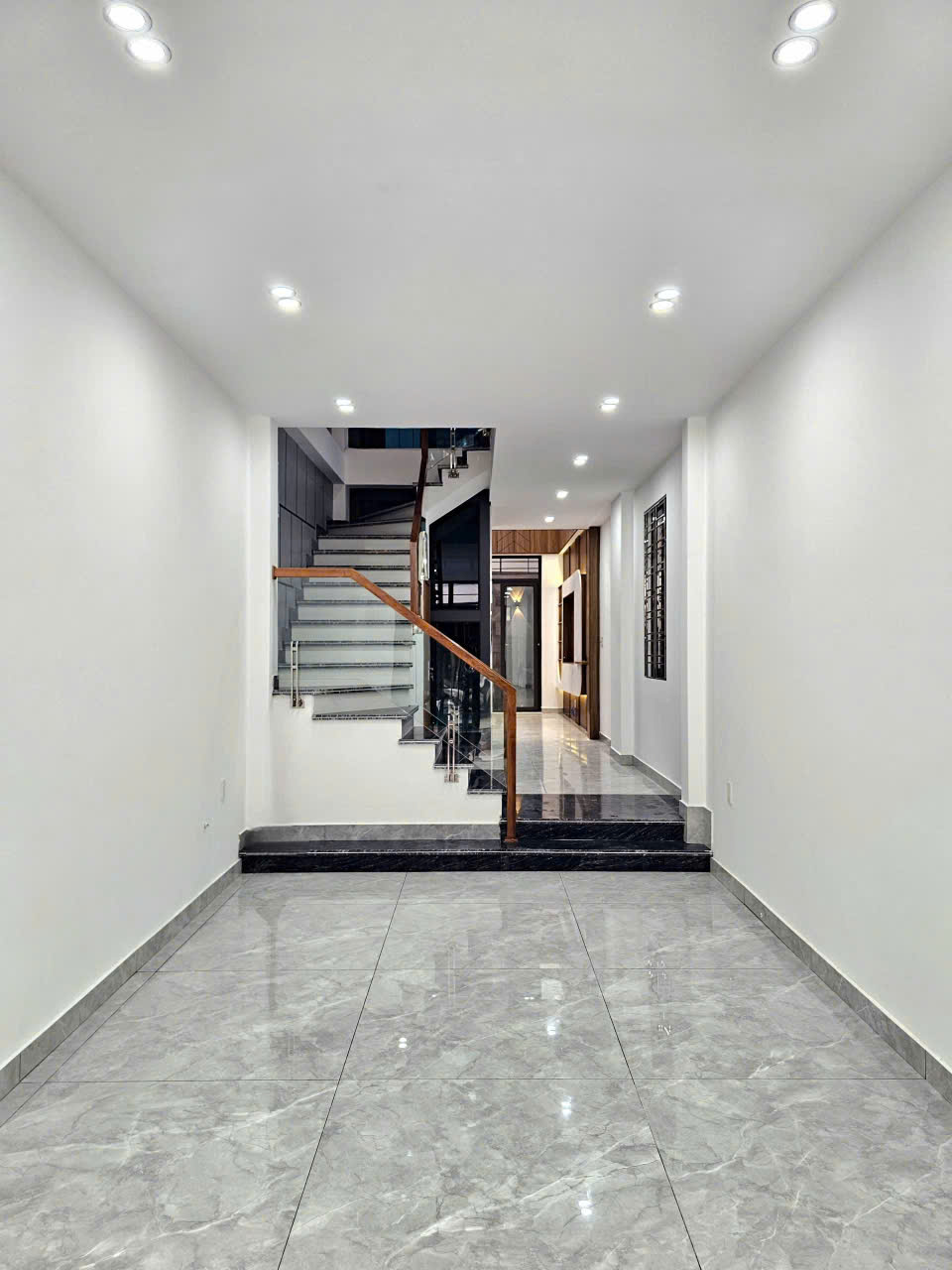 nhà 5 tầng thang máy hồ sen - lê chân 15994159