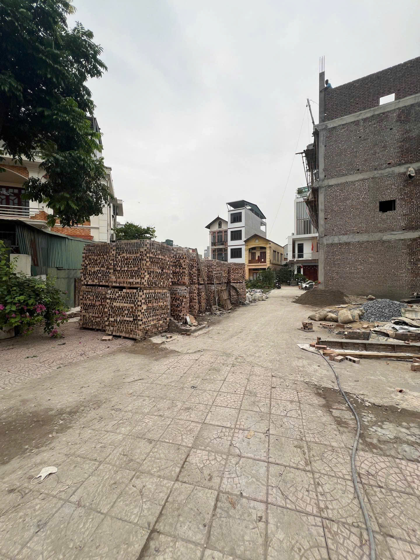 Đất đẹp- View Hồ- Ô Tô thông cực hiếm mảnh đất sót lại ngay Phường bồ Đề cực rẻ 15994176