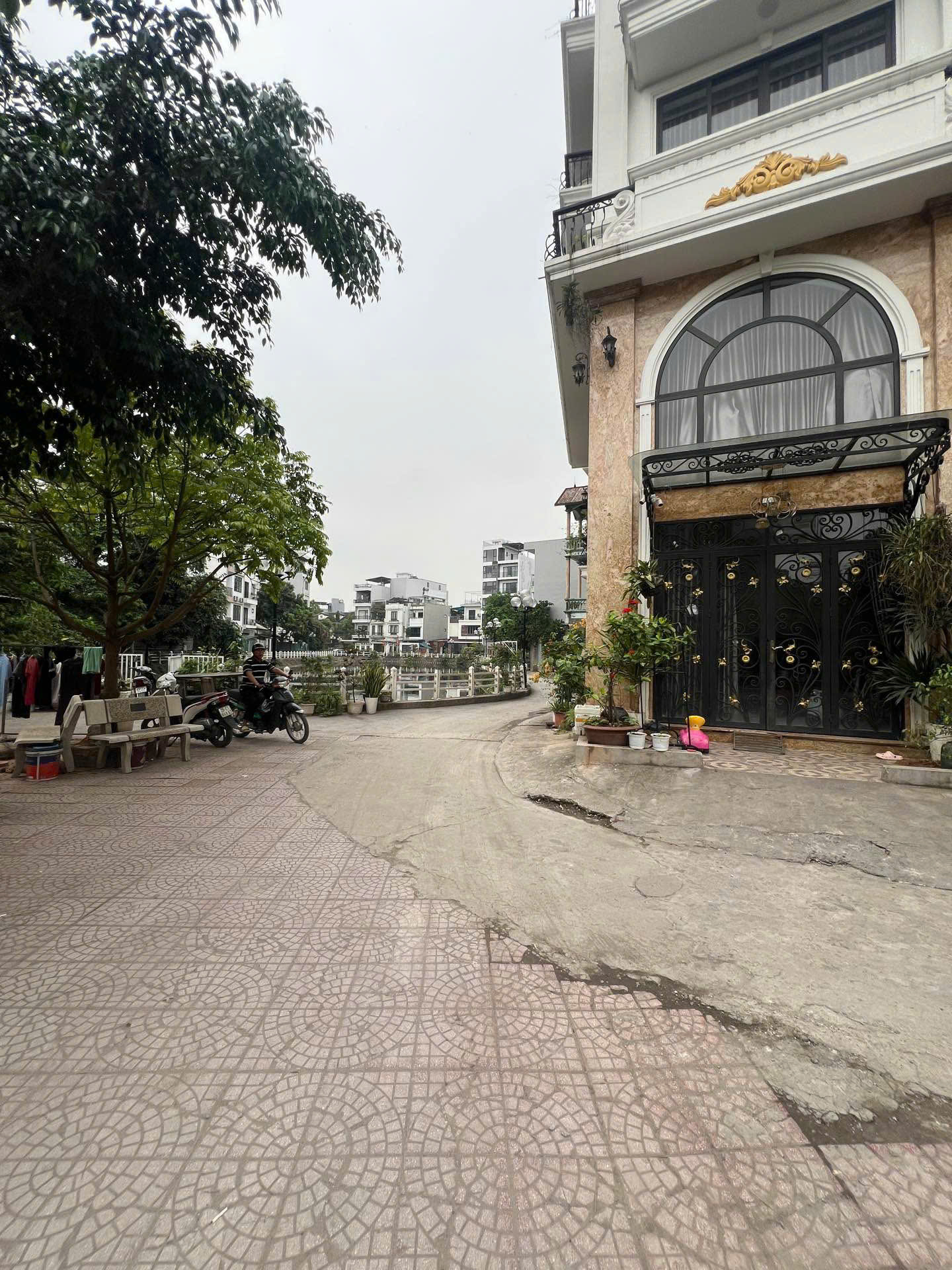 Đất đẹp- View Hồ- Ô Tô thông cực hiếm mảnh đất sót lại ngay Phường bồ Đề cực rẻ 15994176