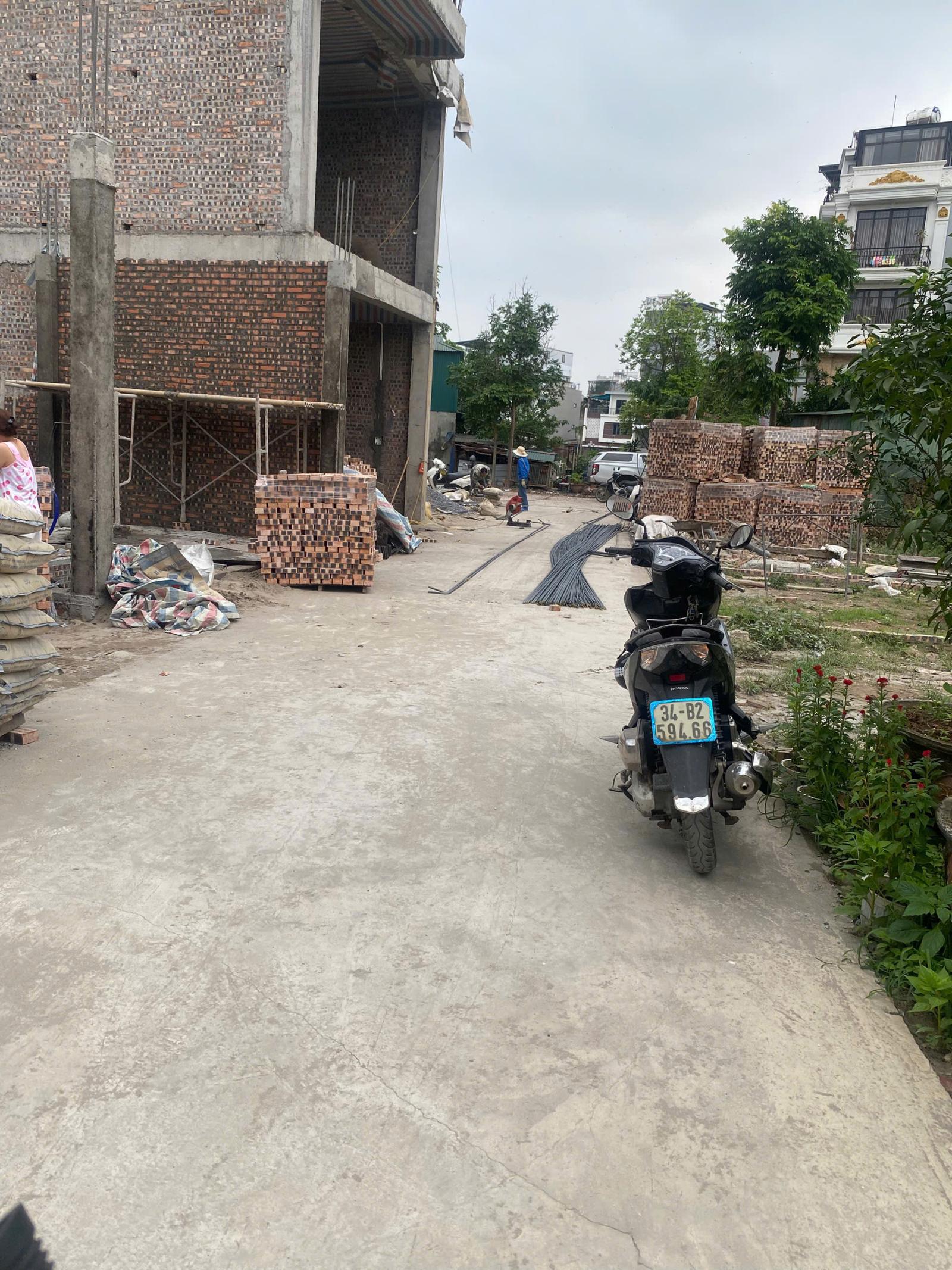 Đất đẹp- View Hồ- Ô Tô thông cực hiếm mảnh đất sót lại ngay Phường bồ Đề cực rẻ 15994176