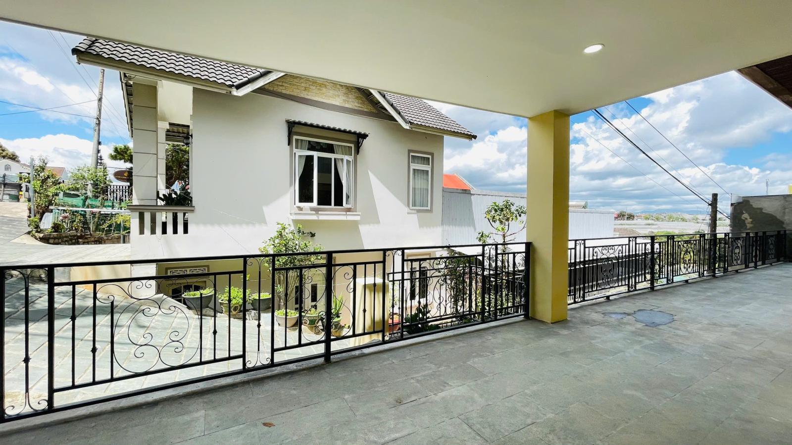 Cho thuê nhà mặt tiền Hùng Vương, Phường 9, Đà Lạt giá 60 triệu/tháng 15994177