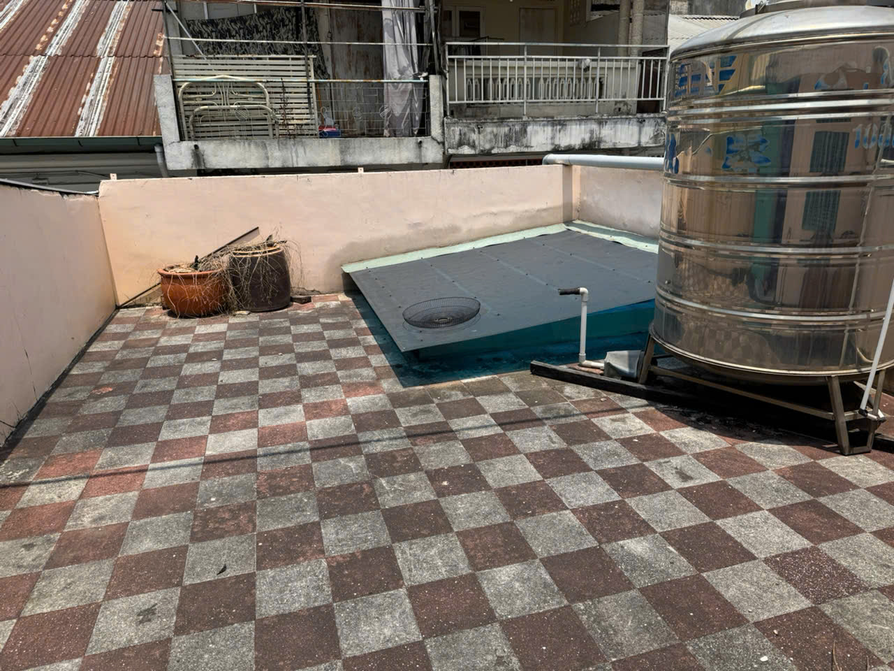 Cho thuê nhà tầng trên trung tâm Quận 5 – ngay chợ Xã Tây, tiện ở lâu dài 15994180