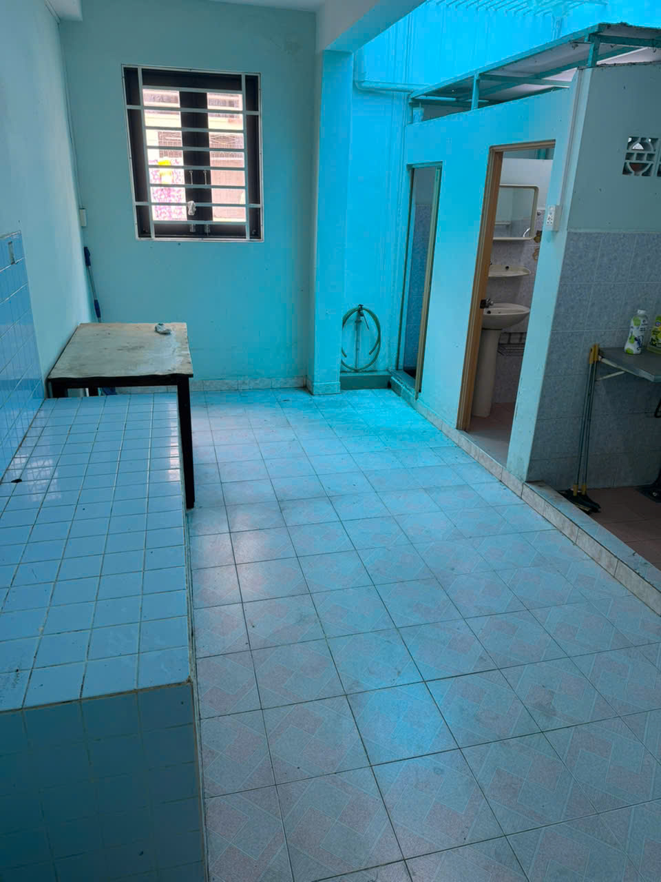 Cho thuê nhà tầng trên trung tâm Quận 5 – ngay chợ Xã Tây, tiện ở lâu dài 15994180