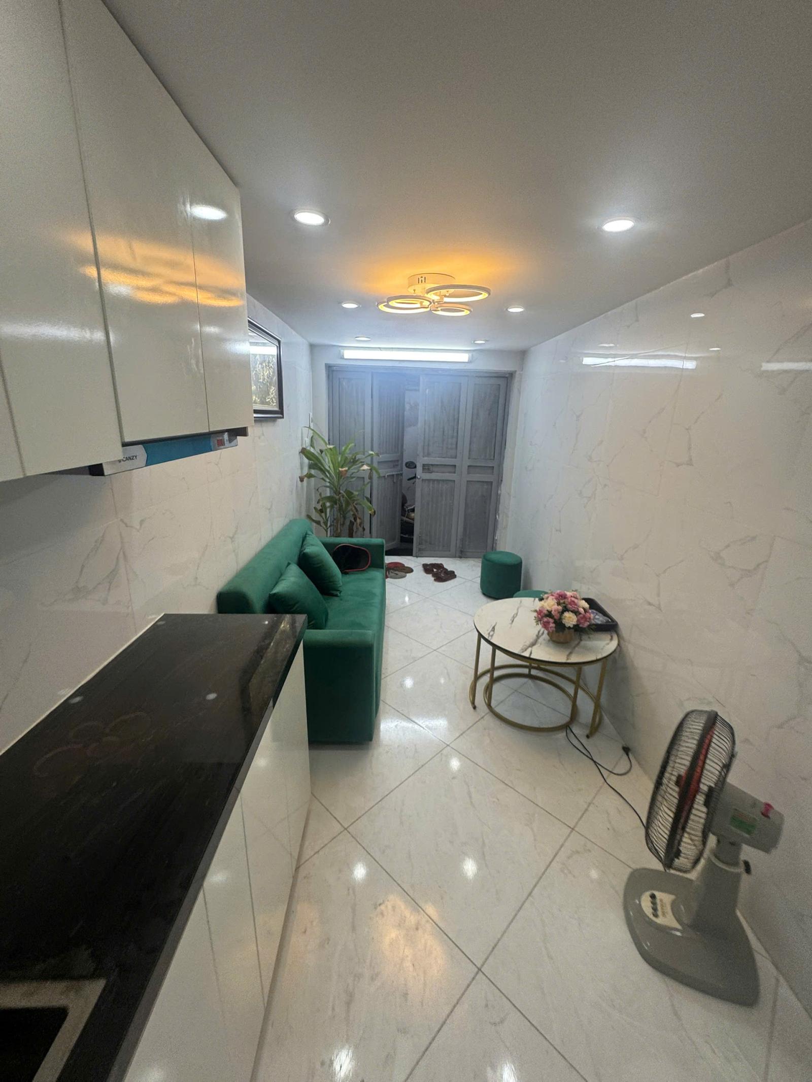 Hàng hiếm khu vực Hai Bà Trưng - Giá nhỉnh 4 tỷ - Sổ Đỏ Chính Chủ 15994198