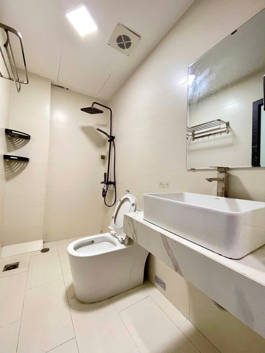 Bán nhà Hoa Lâm 35m 5 tầng lô góc ô tô tránh hơn 9 tỷ 15994205