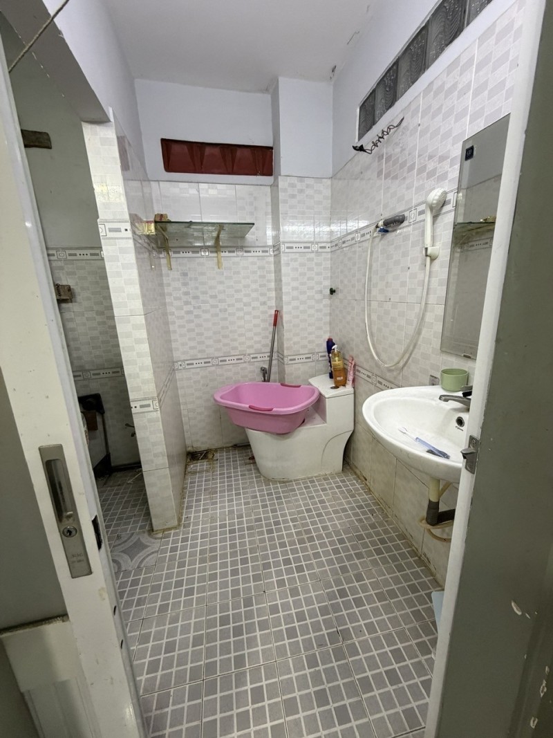 GIÁP MÃ LÒ HẺM XE HƠI 28M2 3 TẦNG ĐÚC 2PN 2WC CHỈ 3.98 TỶ 15994256