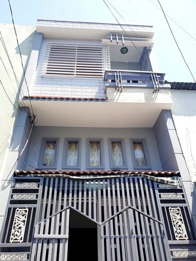 GIÁP MÃ LÒ HẺM XE HƠI 28M2 3 TẦNG ĐÚC 2PN 2WC CHỈ 3.98 TỶ 15994256