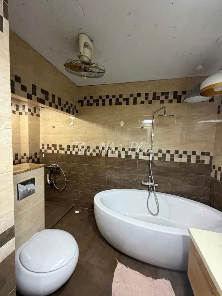 TÂN PHÚ NGAY CHỢ TÂN HƯƠNG, HẺM ÔTÔ NGỦ TRONG NHÀ , GẦN MẶT TIỀN, 76M2, NHÀ 3 TẦNG, NHỈNH 8 TỶ 15994271