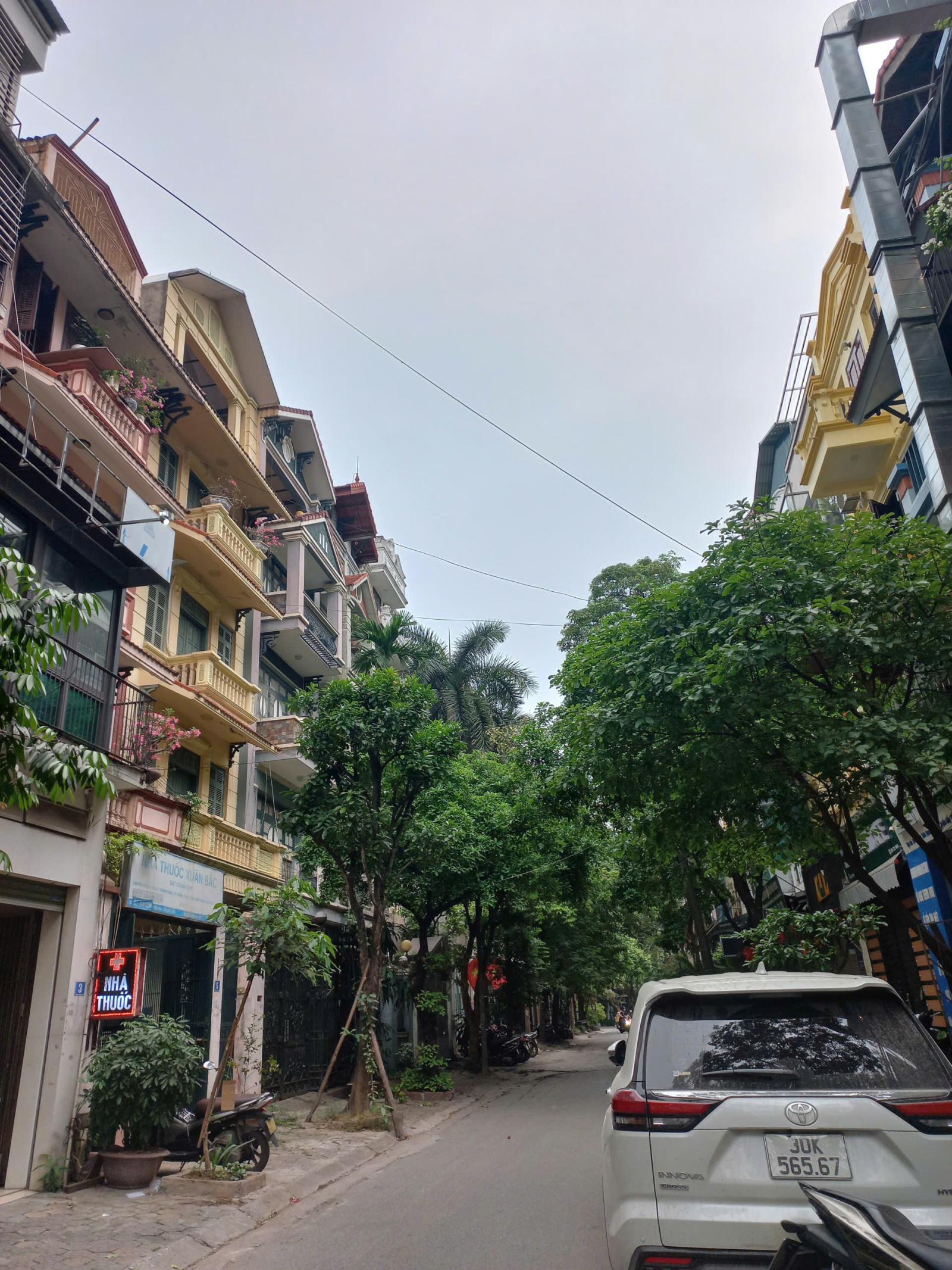 🔥 Cho thuê nhà phân lô phố Trung Kính, Vũ Phạm Hàm giá rẻ 🔥
🏡 Diện tích: 90m² giá 36tr/tháng 15994290