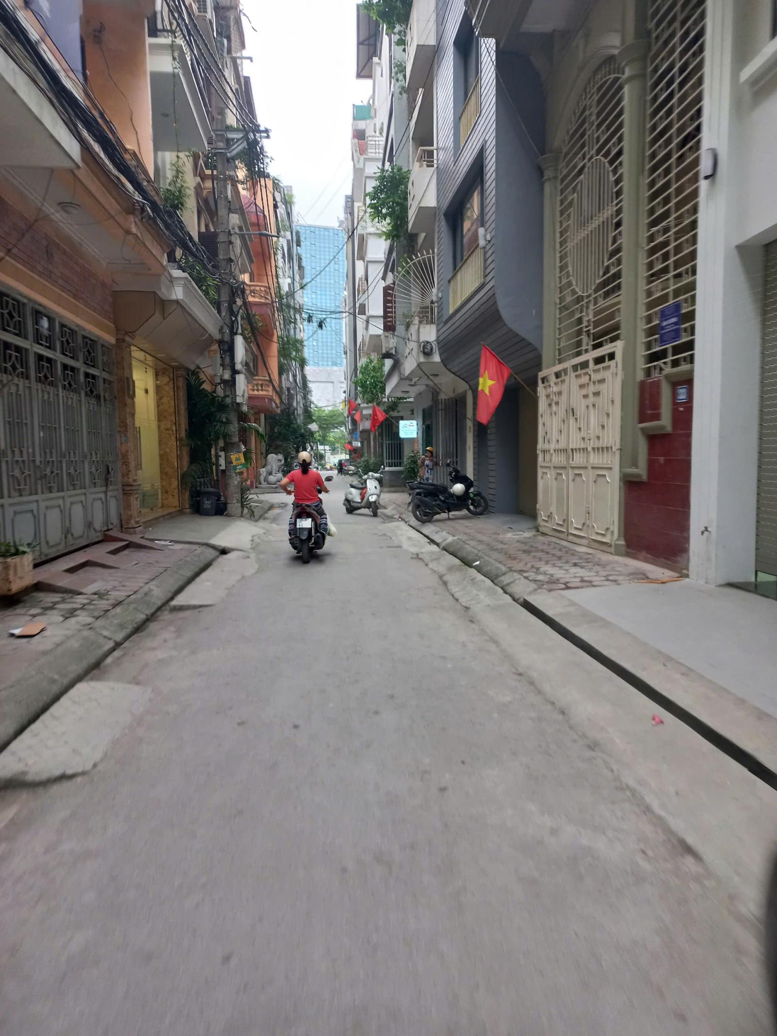 🔥 Cho thuê nhà phân lô phố Trung Kính, Vũ Phạm Hàm giá rẻ 🔥
🏡 Diện tích: 90m² giá 36tr/tháng 15994290