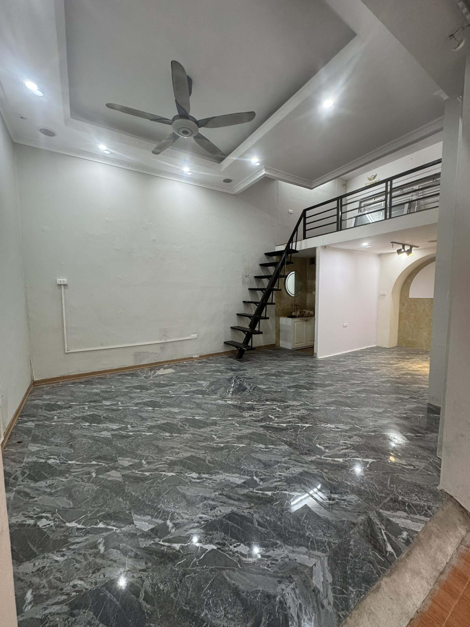 CHO THUÊ MẶT BẰNG KINH DOANH CÓ GÁC XÉP TẠI KIOT NƠ 5 BÁN ĐẢO LINH ĐÀM , HÀ NỘI 15994330