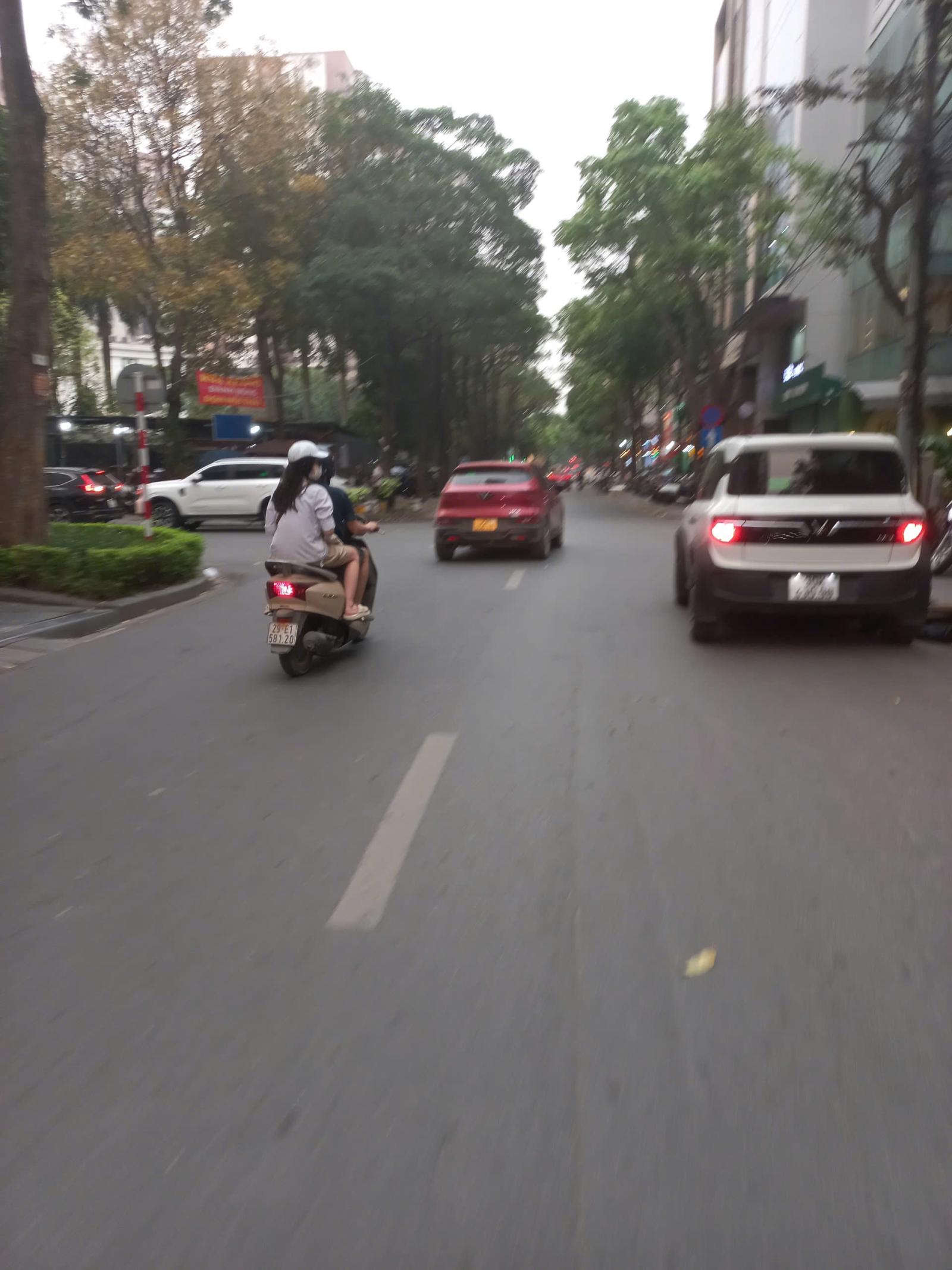 Cho thuê nhà mặt phố Đỗ Quang, Trần Duy Hưng, Trung Hòa Nhân Chính 200m2 15994388