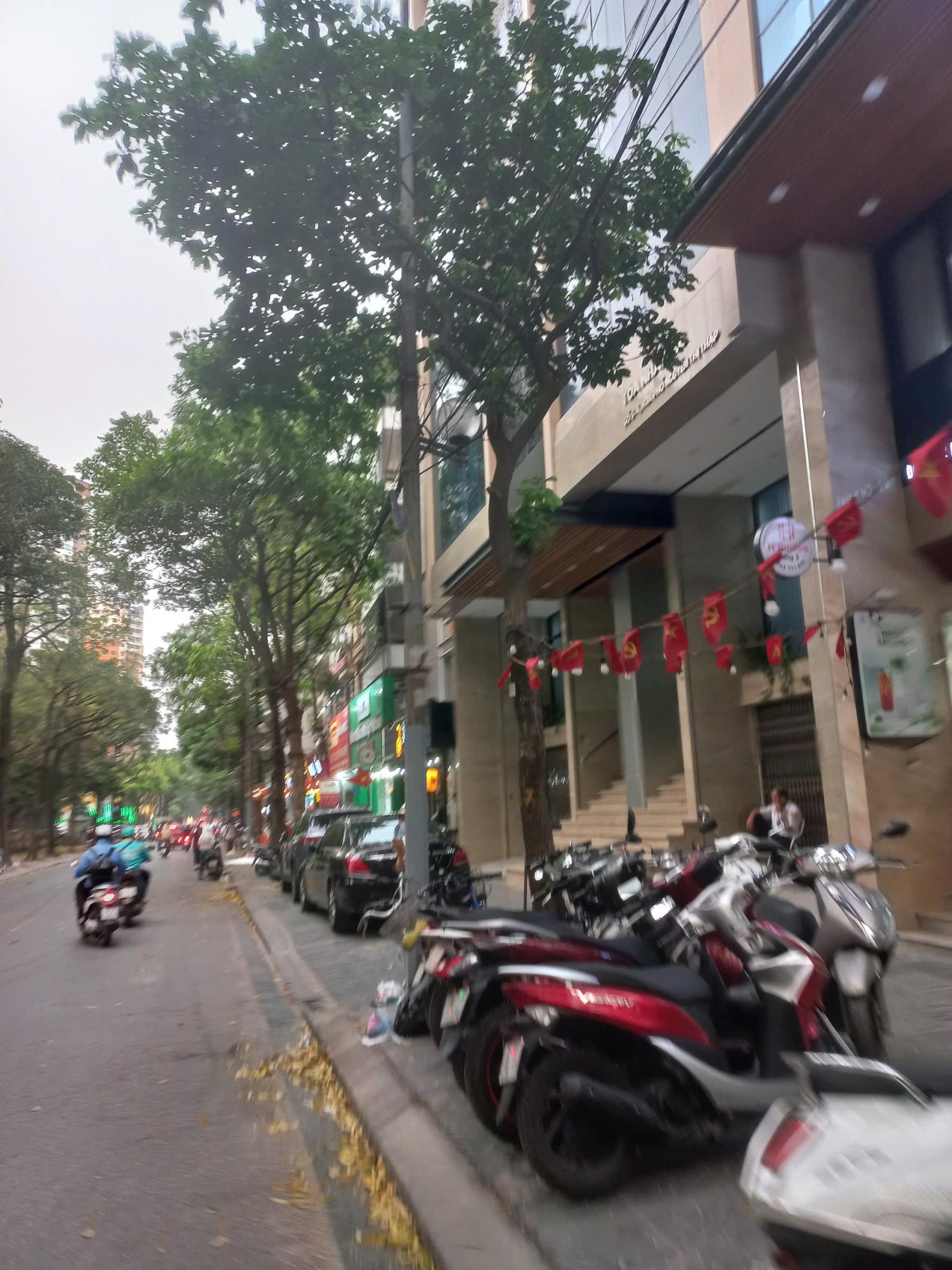 Cho thuê nhà mặt phố Đỗ Quang, Trần Duy Hưng, Trung Hòa Nhân Chính 200m2 15994388