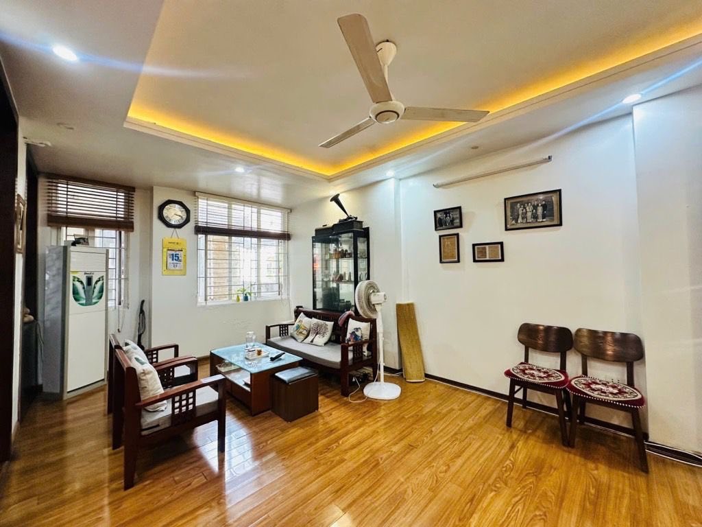 CHO THUÊ NHÀ VĂN PHÒNG VƯƠNG THỪA VŨ, VỈA HÈ, Ô TÔ TRÁNH, 68m x 4T, 25TR 0903258273 15994402