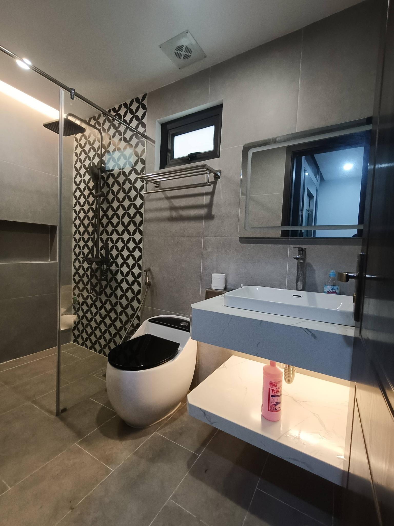 💥 💥BÁN NHÀ SÀI ĐỒNG 6 TẦNG THANG MÁY Ô TÔ ĐỖ CỬA 5M RA MẶT ĐƯỜNG 15M GẦN TRƯỜNG 💥 💥 15994514